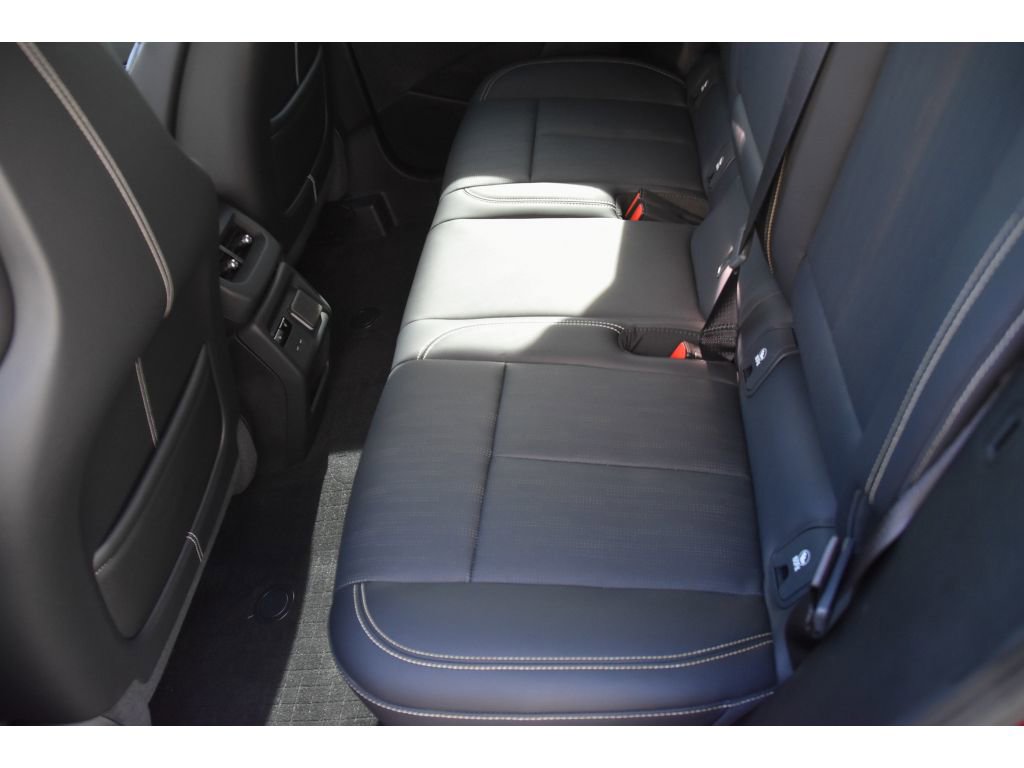 Used 2025 Cadillac Optiq Sport 2 w/ LPO, Floor Liner Package AWD/4WD image 16