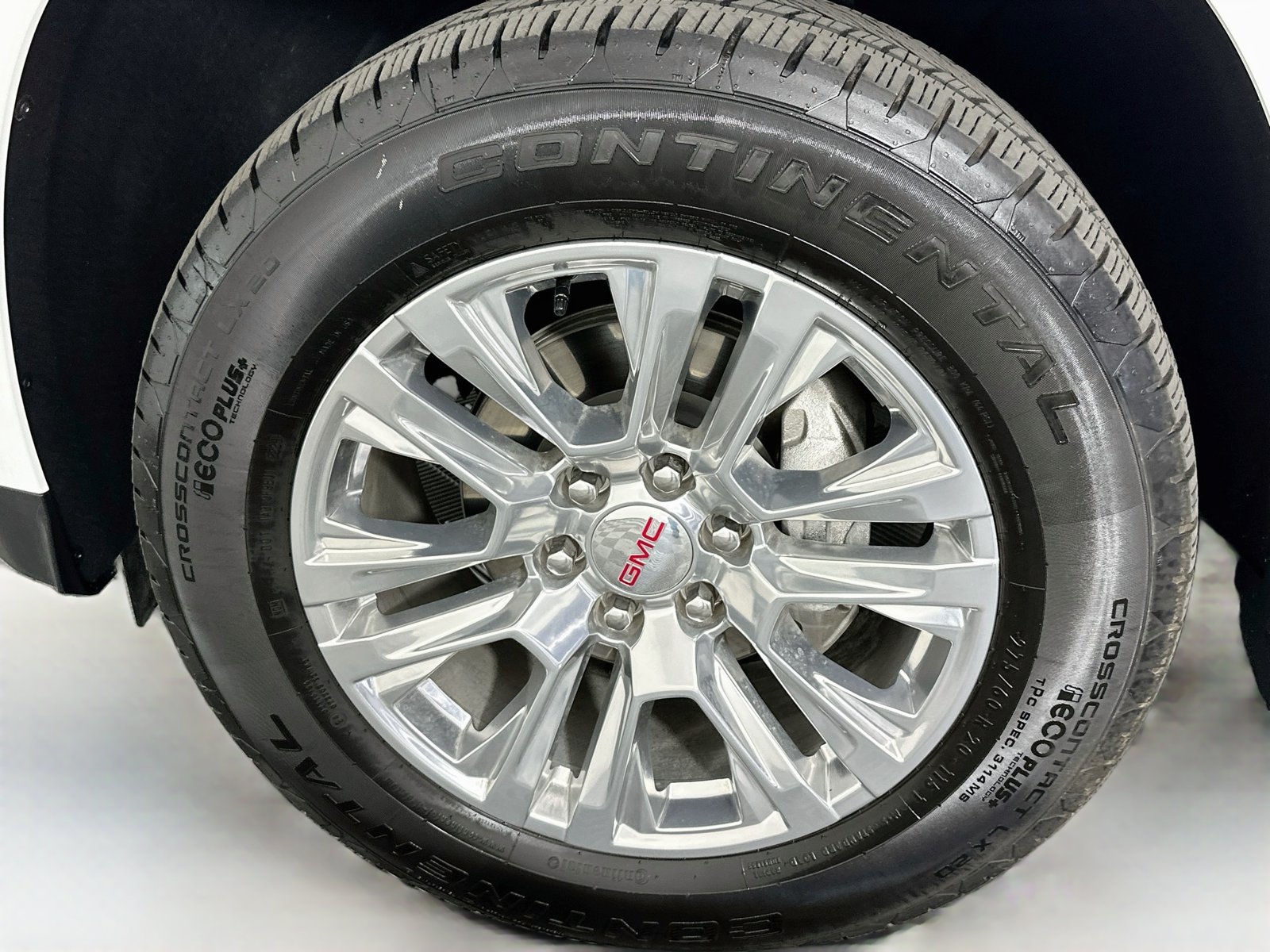 Used 2025 GMC Yukon XL Denali AWD/4WD image 34