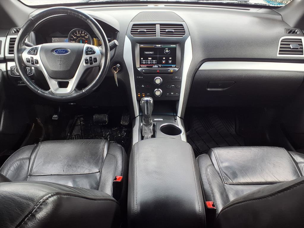 Used 2014 Ford Explorer XLT w/ Equipment Group 202A image 10