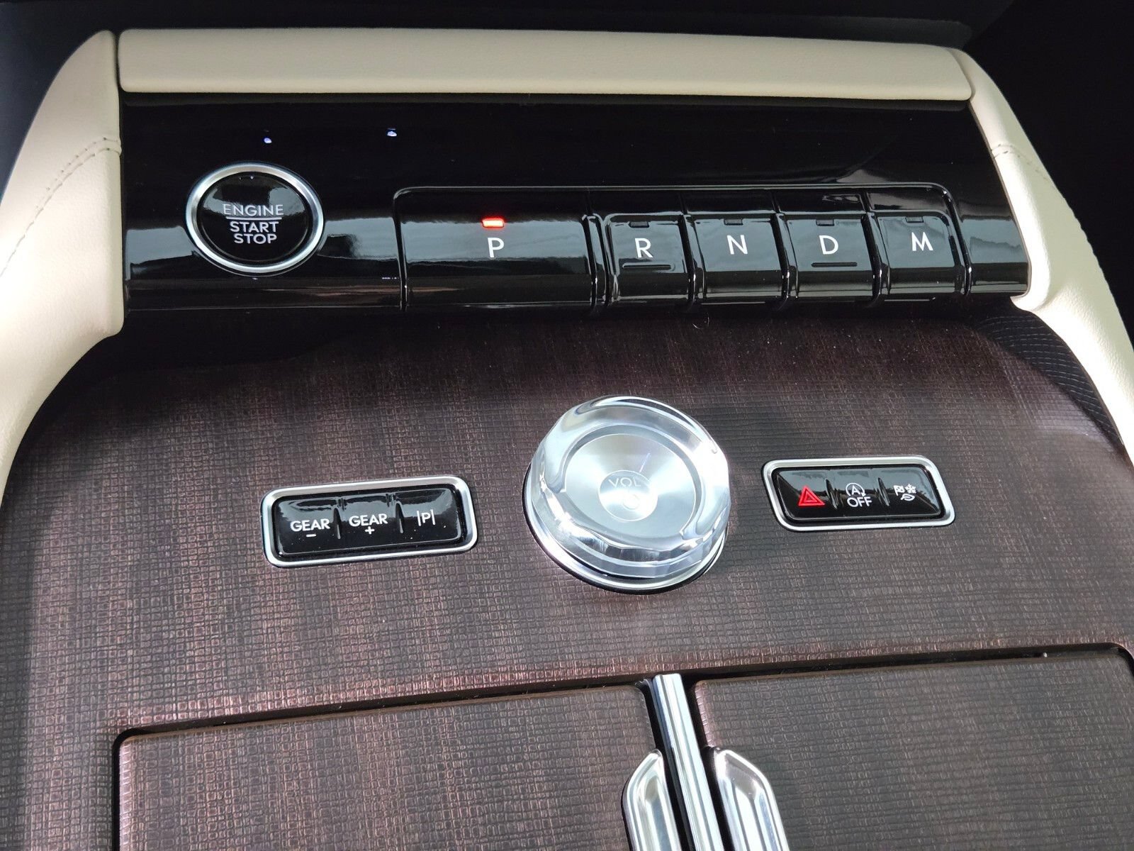 New 2027 Lincoln Navigator Premiere RWD image 28