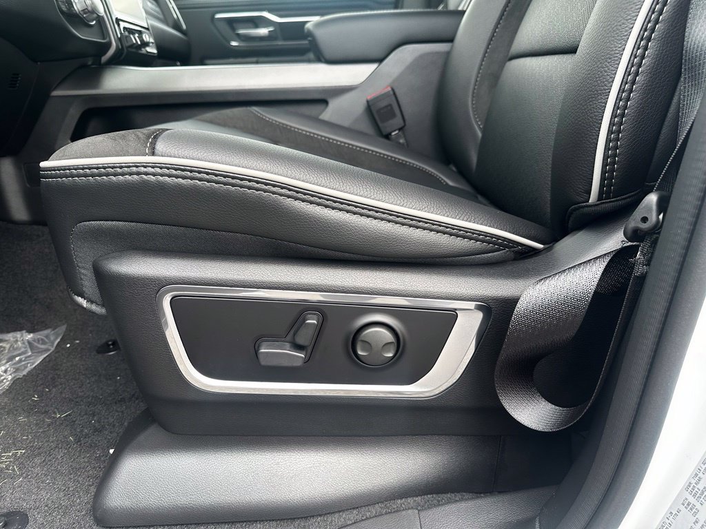 New 2027 RAM 1500 Laramie w/ Sport Appearance Package AWD/4WD image 19
