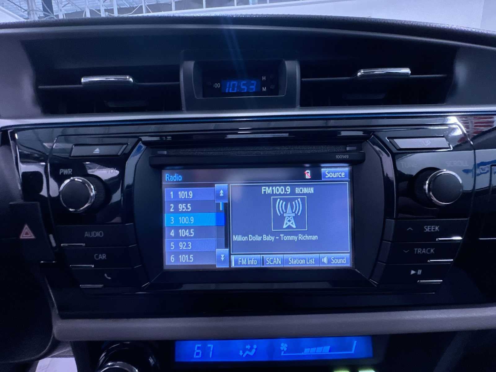 Used 2014 Toyota Corolla LE image 16