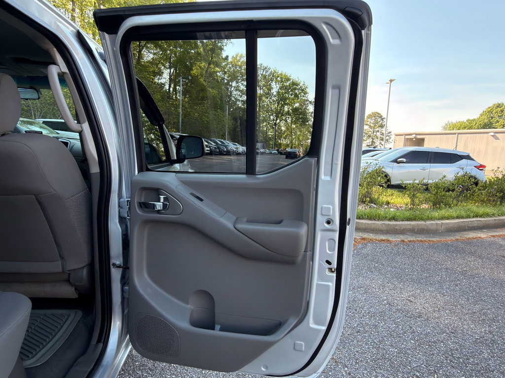Used 2019 Nissan Frontier SV image 17