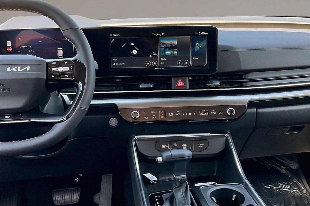 New 2027 Kia Carnival SX Prestige FWD image 6