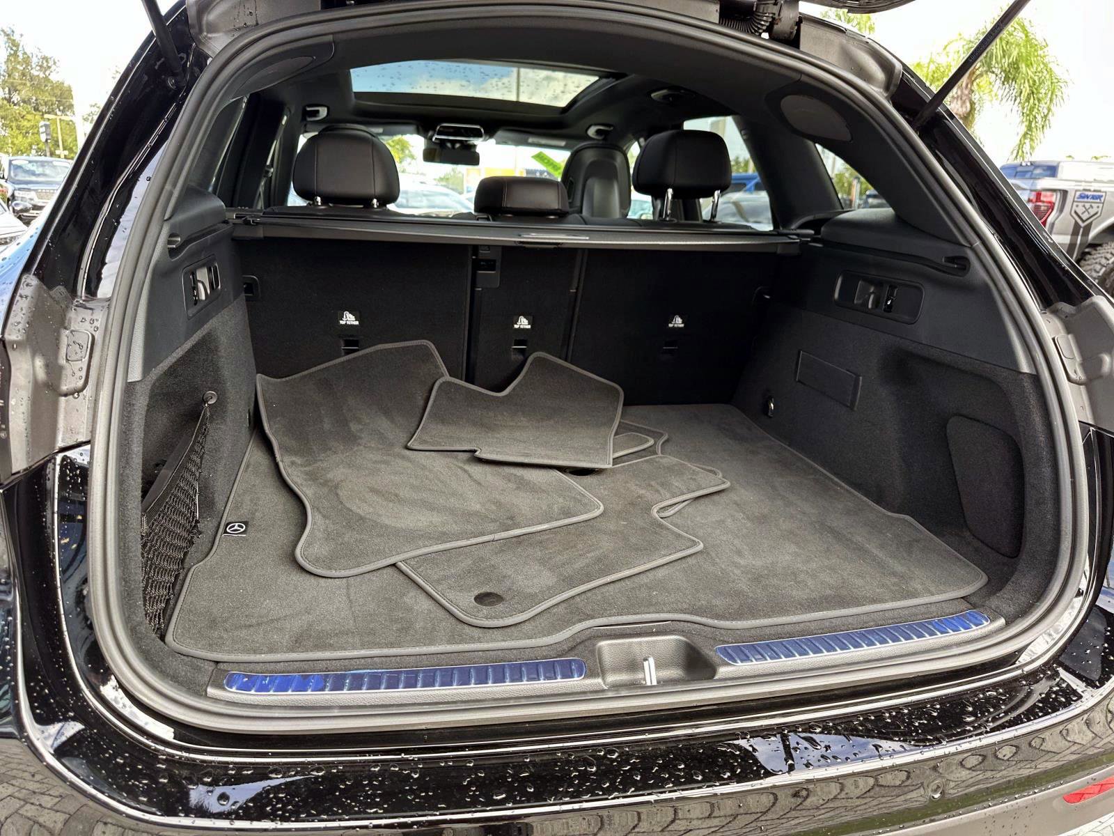 Used 2025 Mercedes-Benz GLC 300 image 10