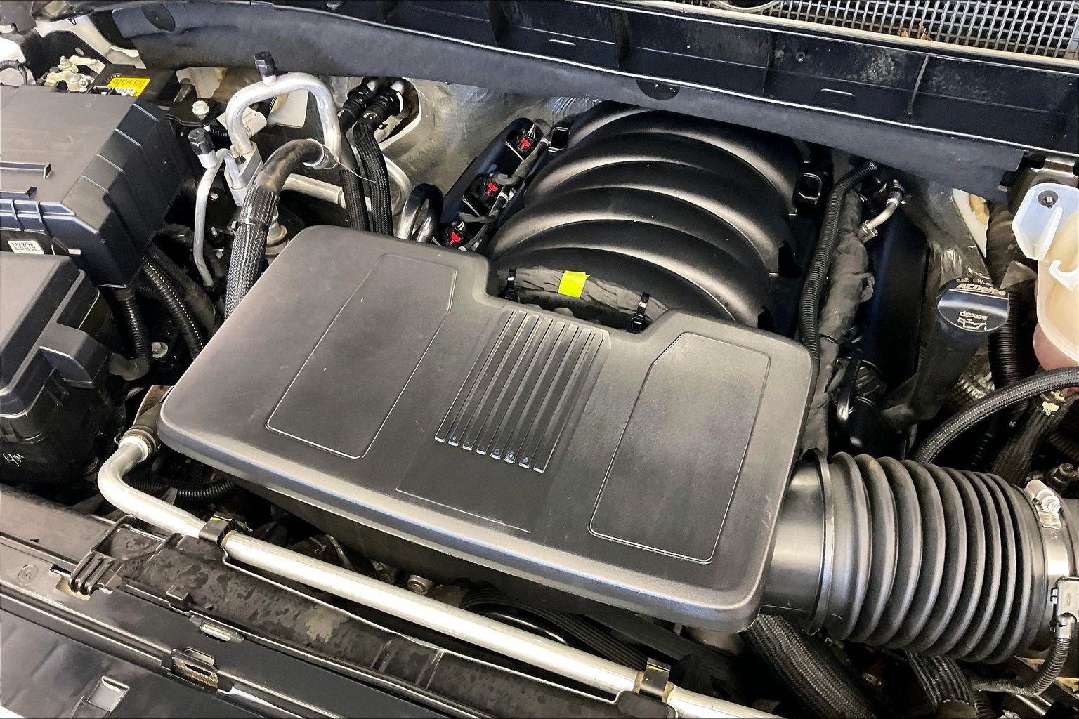 Used 2025 Chevrolet Silverado 1500 LT AWD/4WD image 32
