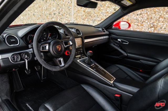 Used 2018 Porsche 718 Cayman RWD image 2