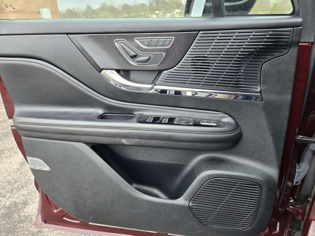 Used 2021 Lincoln Corsair AWD w/ Equipment Group 101A image 37