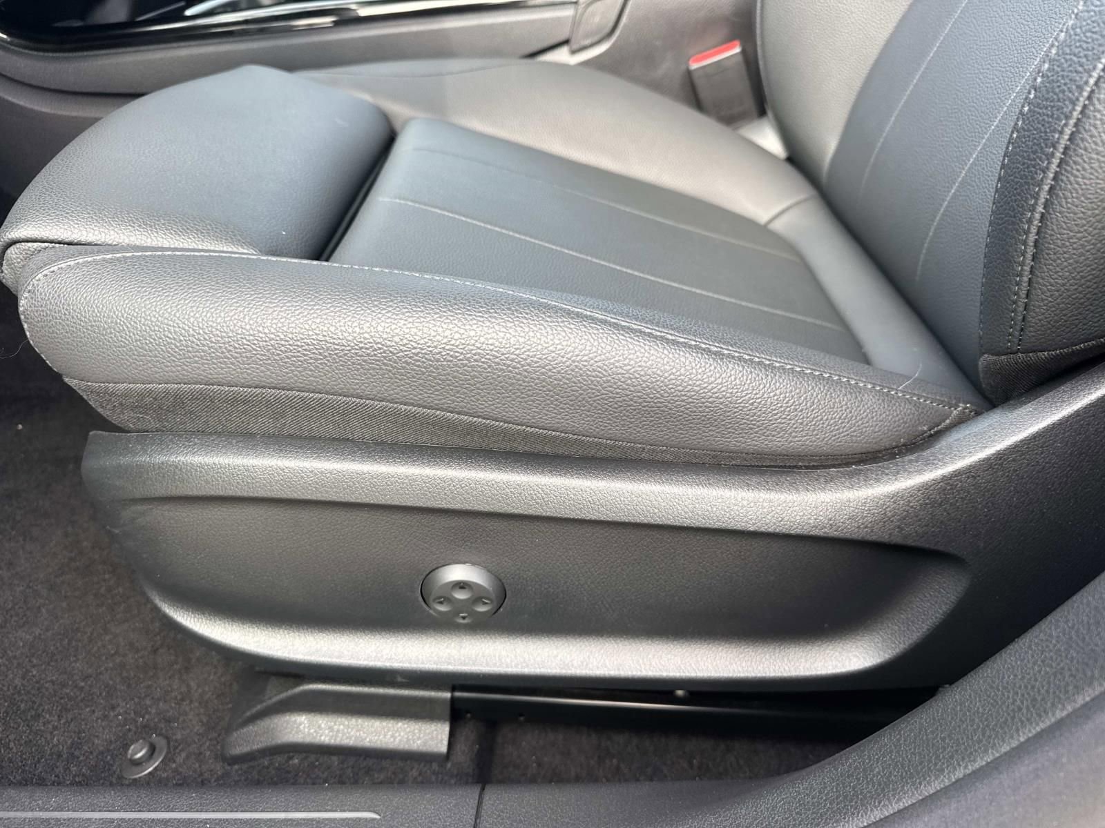 Used 2025 Mercedes-Benz CLA 250 image 17