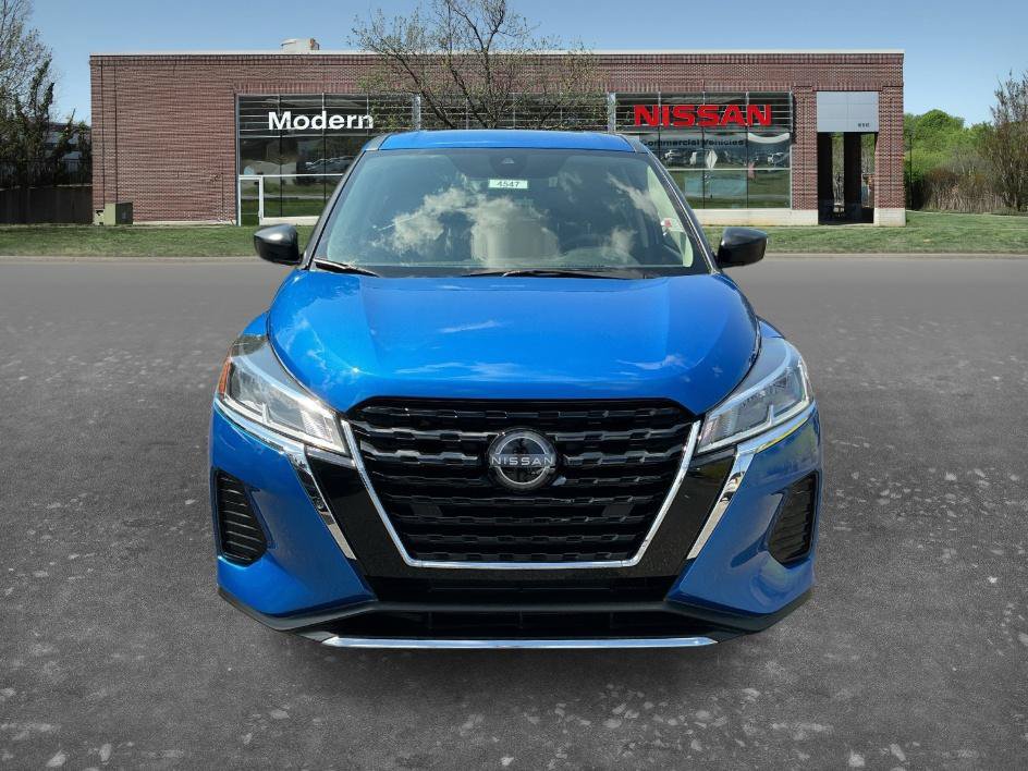 Certified 2025 Nissan Kicks Play S FWD image 6