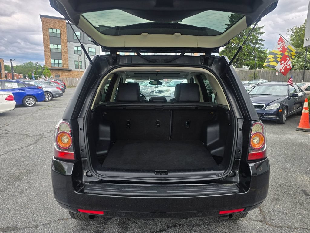 Used 2014 Land Rover LR2 HSE AWD/4WD image 12