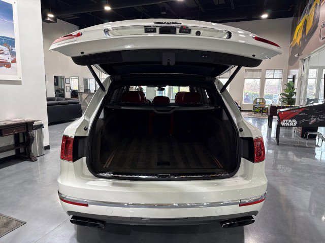 Used 2018 Bentley Bentayga image 14