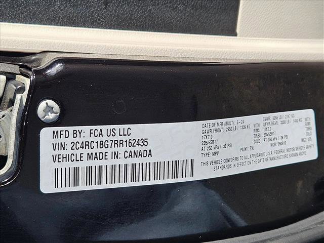 Used 2024 Chrysler Pacifica Touring-L image 25