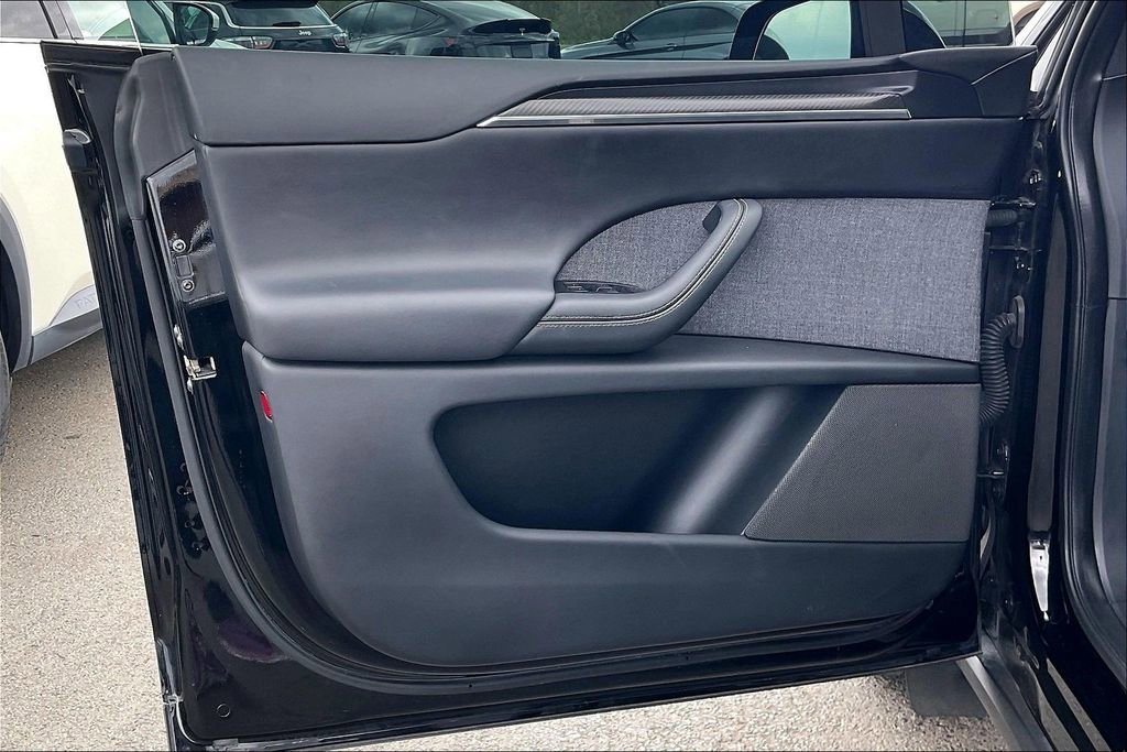 Used 2022 Tesla Model X Plaid image 23