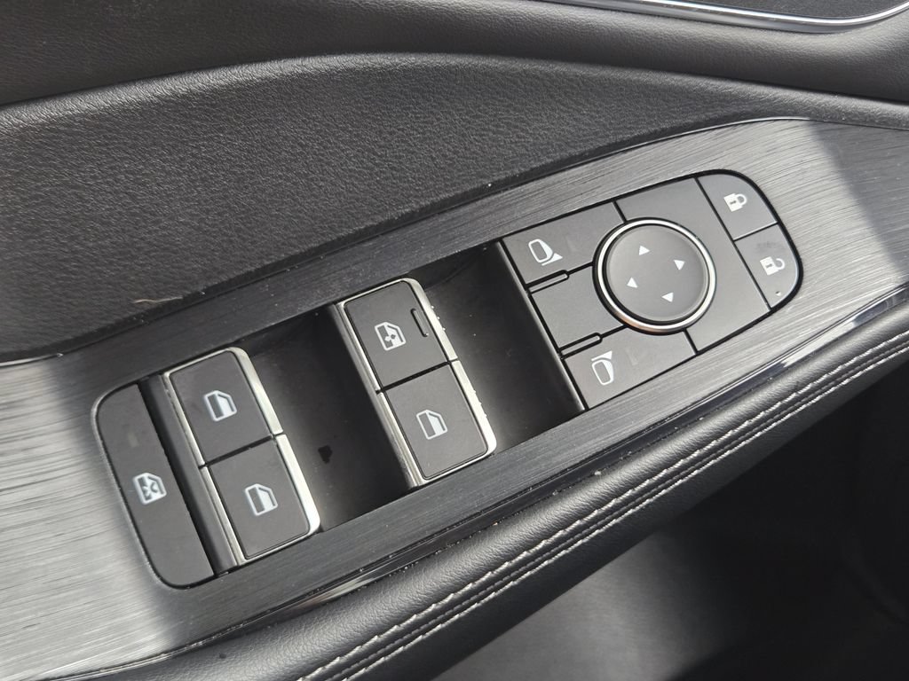 Used 2023 Nissan Rogue Platinum FWD image 31