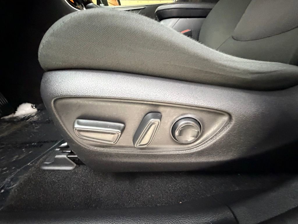 Used 2020 Toyota RAV4 XLE w/ XLE Grade Weather Package image 25