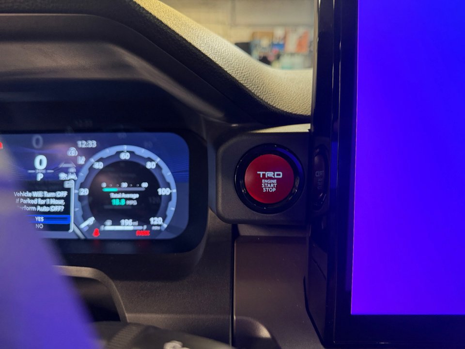 Used 2024 Toyota Tacoma TRD Off-Road image 24
