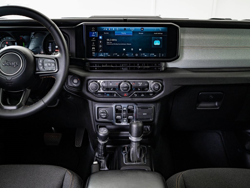 Used 2024 Jeep Wrangler Unlimited w/ Convenience Group image 32