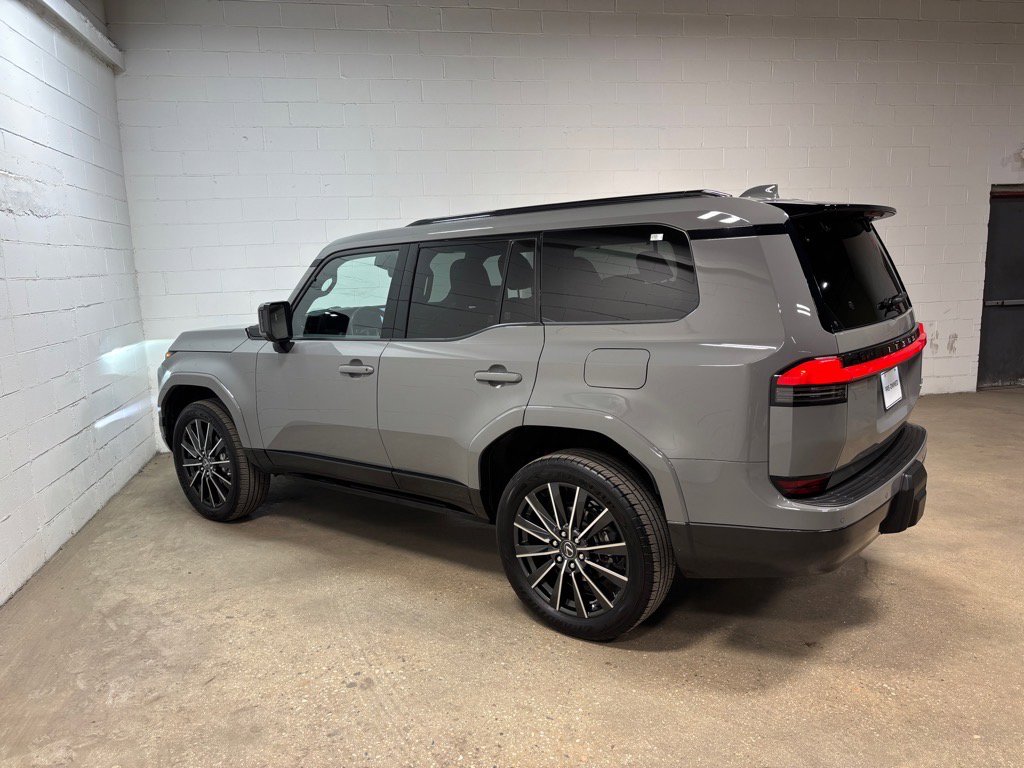 Used 2024 Lexus GX 550 image 10