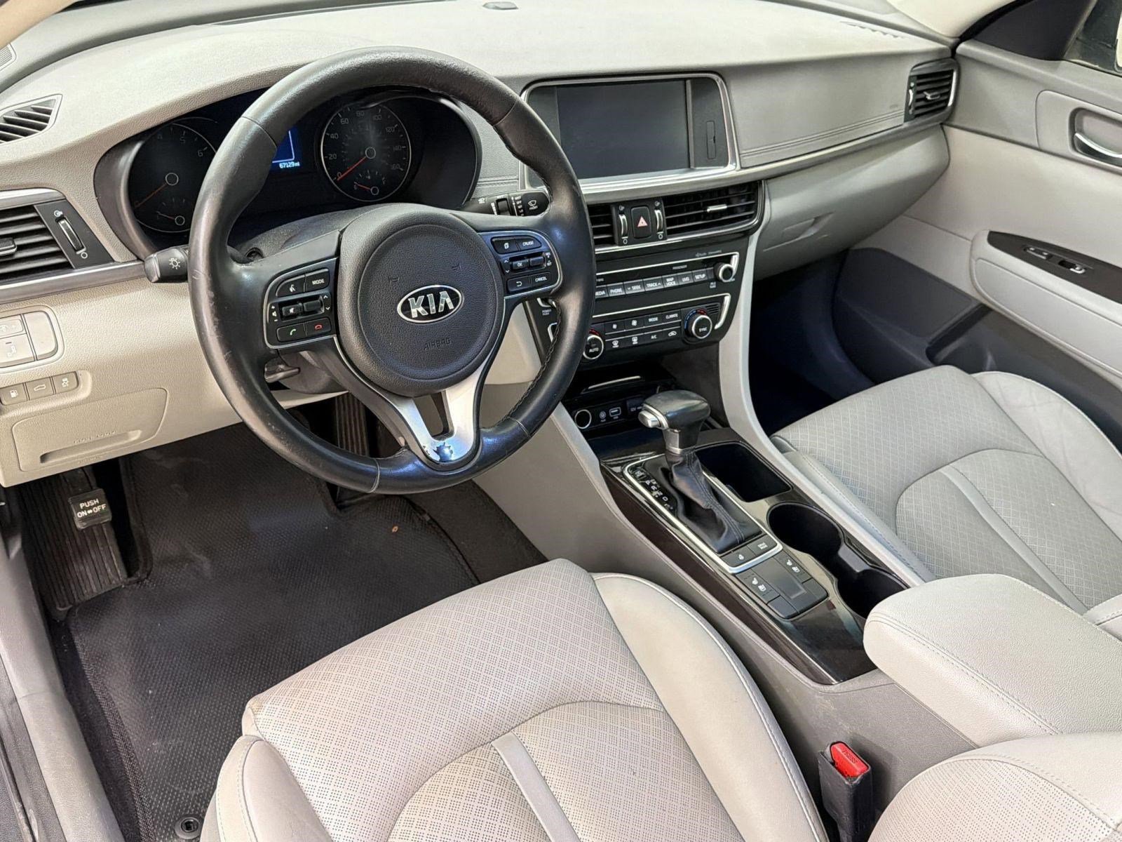 Used 2016 Kia Optima EX w/ Premium Package FWD image 4