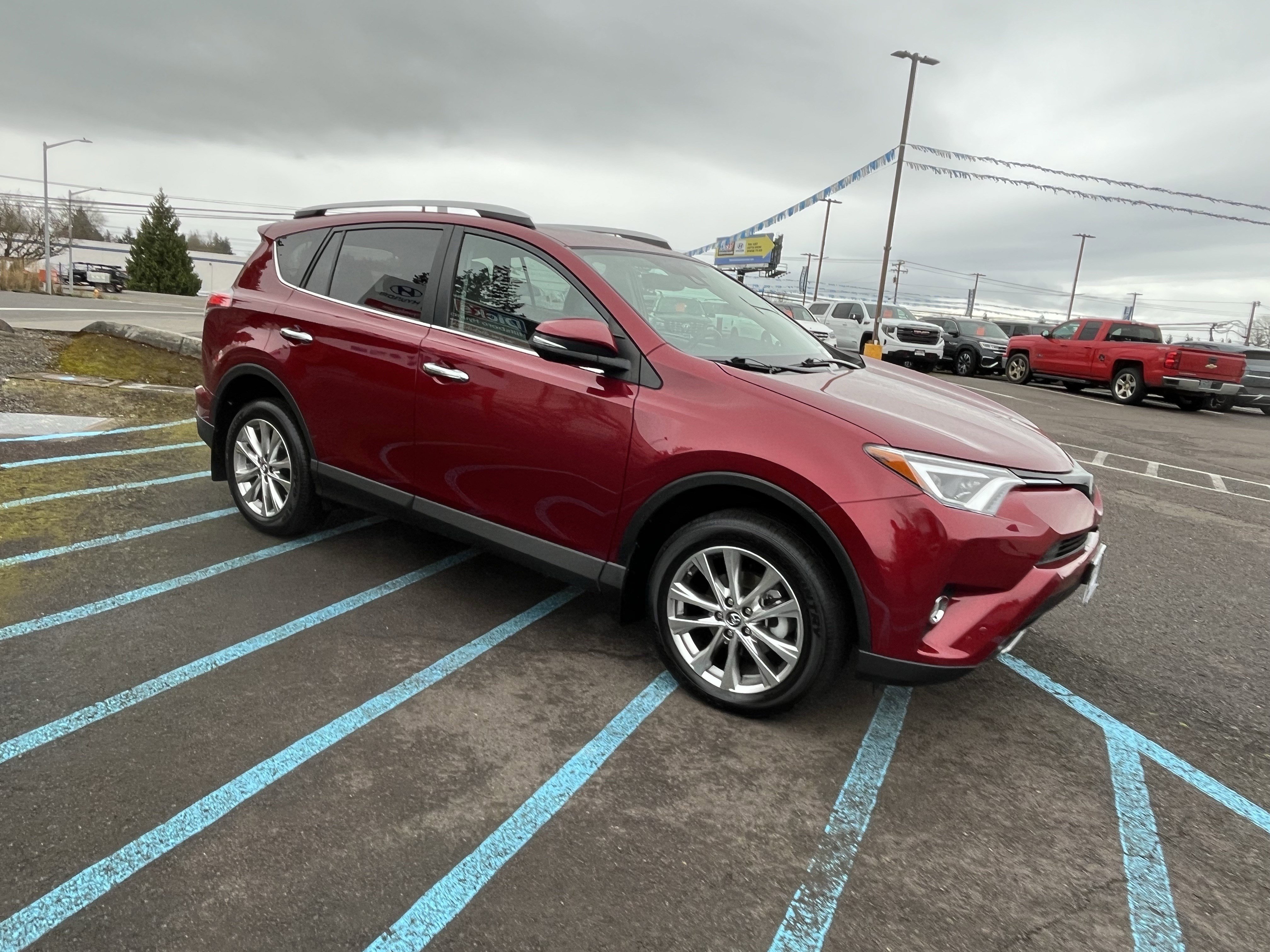 Used 2018 Toyota RAV4 Limited w/ Advanced Technology Package image 7