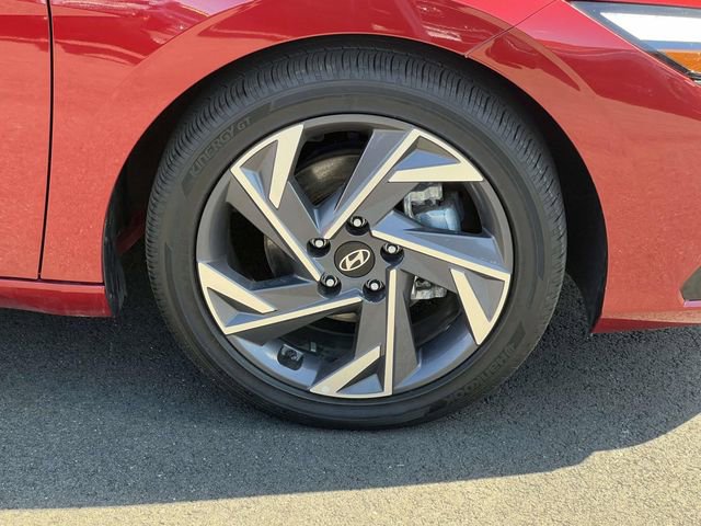 Certified 2025 Hyundai Elantra SEL image 7