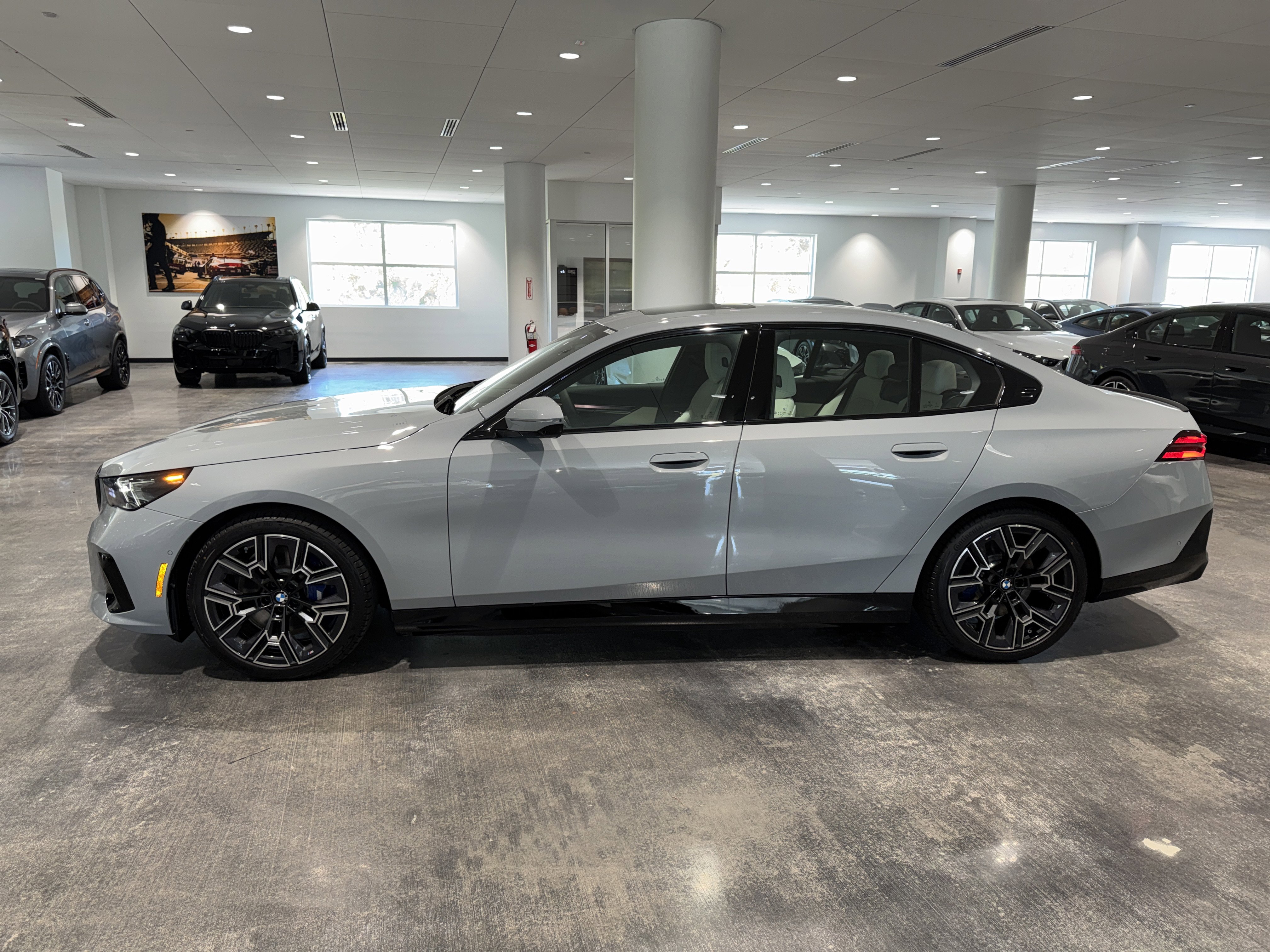 New 2026 BMW i5 eDrive40 w/ M Sport Package image 4