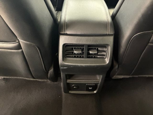 Used 2024 Ford Edge Titanium AWD/4WD image 19