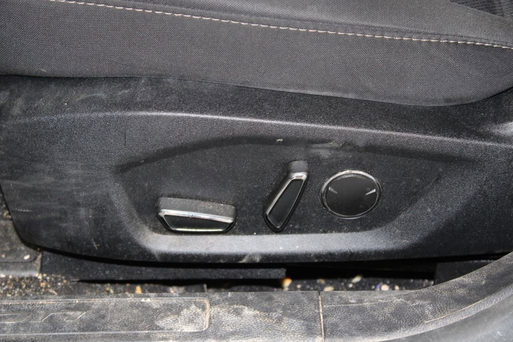 Used 2020 Ford Fusion SE image 16