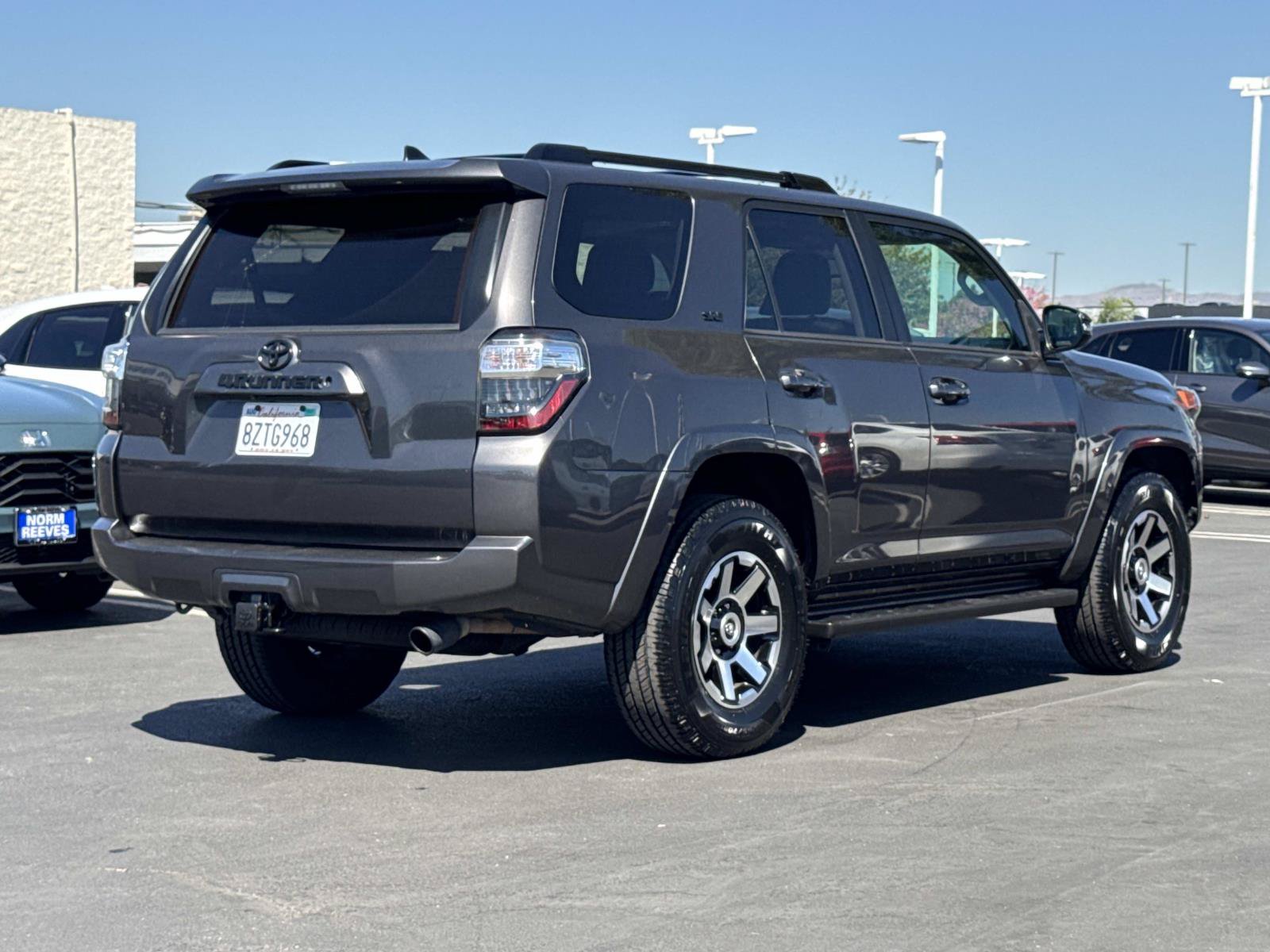 Used 2018 Toyota 4Runner SR5 Premium w/ Convenience Package RWD image 5