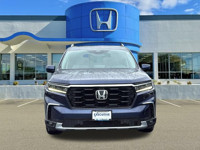 Used 2024 Honda Pilot Touring image 2