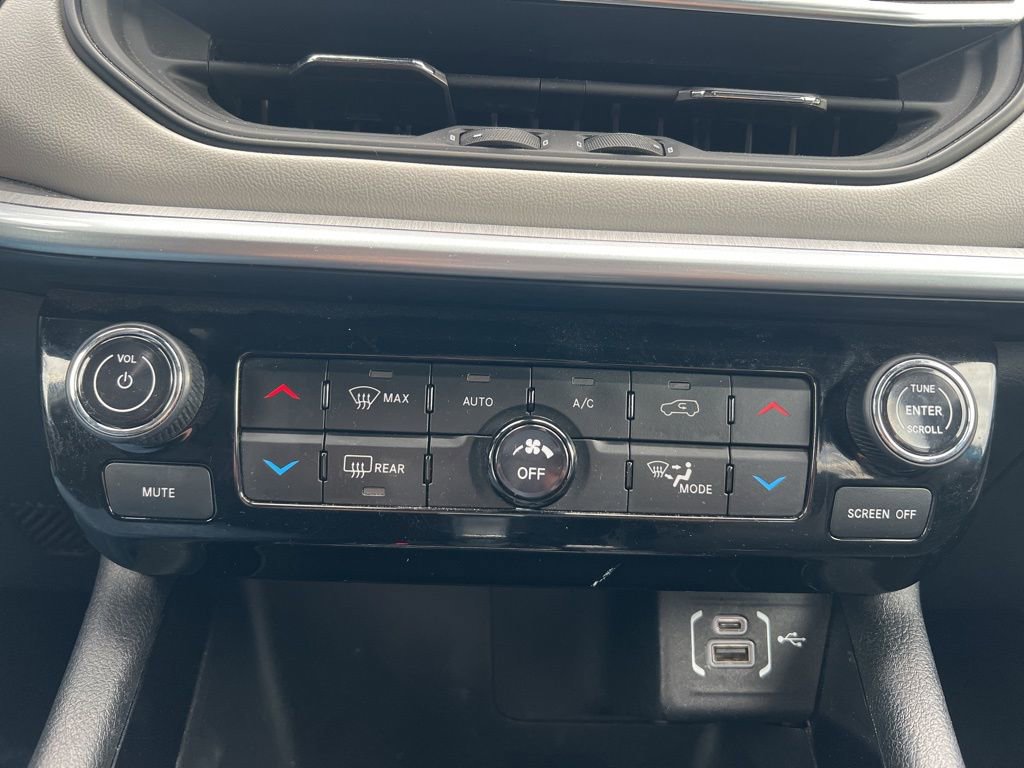 Used 2025 Jeep Compass Limited AWD/4WD image 20