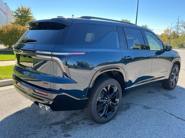 New 2027 Chevrolet Traverse RS w/ LPO, Floor Liner Package AWD/4WD image 5