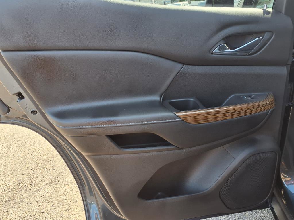 Used 2020 GMC Acadia SLE w/ Driver Convenience Package image 22