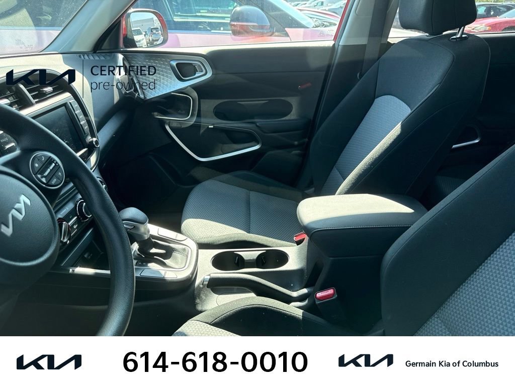 Certified 2023 Kia Soul LX w/ LX Technology Package FWD image 8