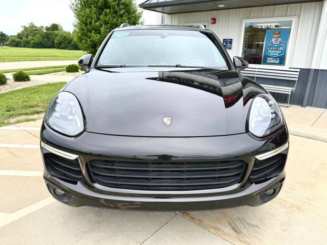 Used 2015 Porsche Cayenne Diesel w/ Premium Plus Package AWD/4WD image 3