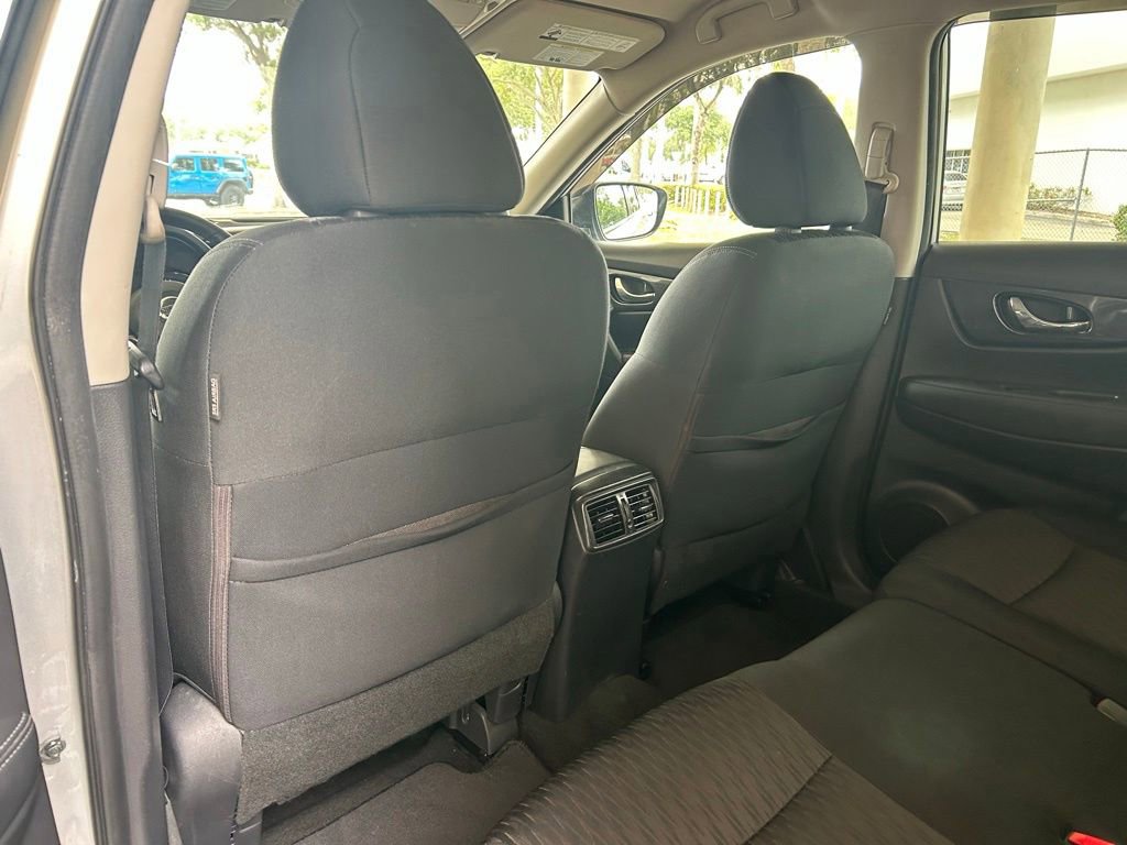 Used 2018 Nissan Rogue SV FWD image 33