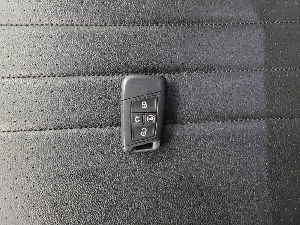 Used 2024 Volkswagen Tiguan SE FWD image 32