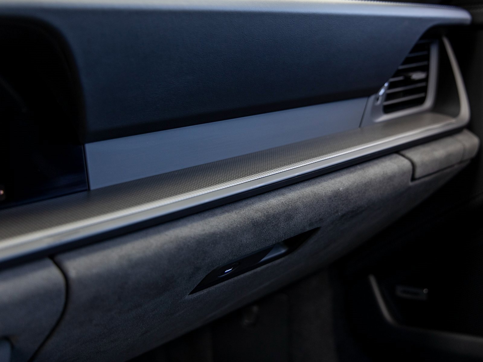 Certified 2024 Porsche 911 Carrera GTS image 34