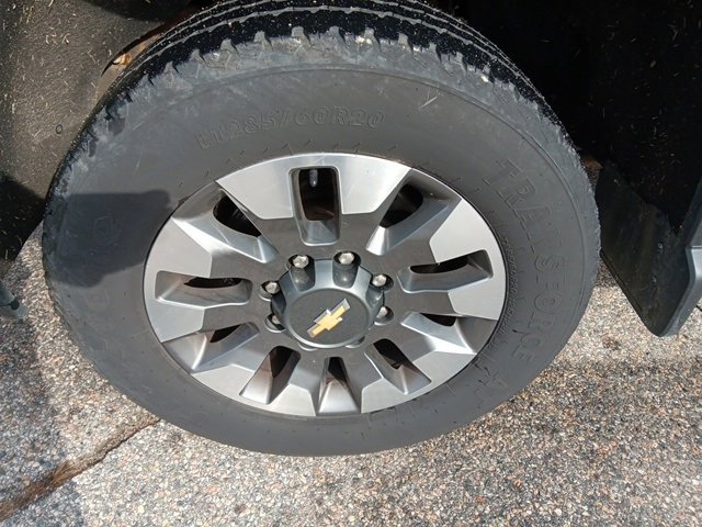 Used 2022 Chevrolet Silverado 2500 Custom w/ Custom Value Package image 5