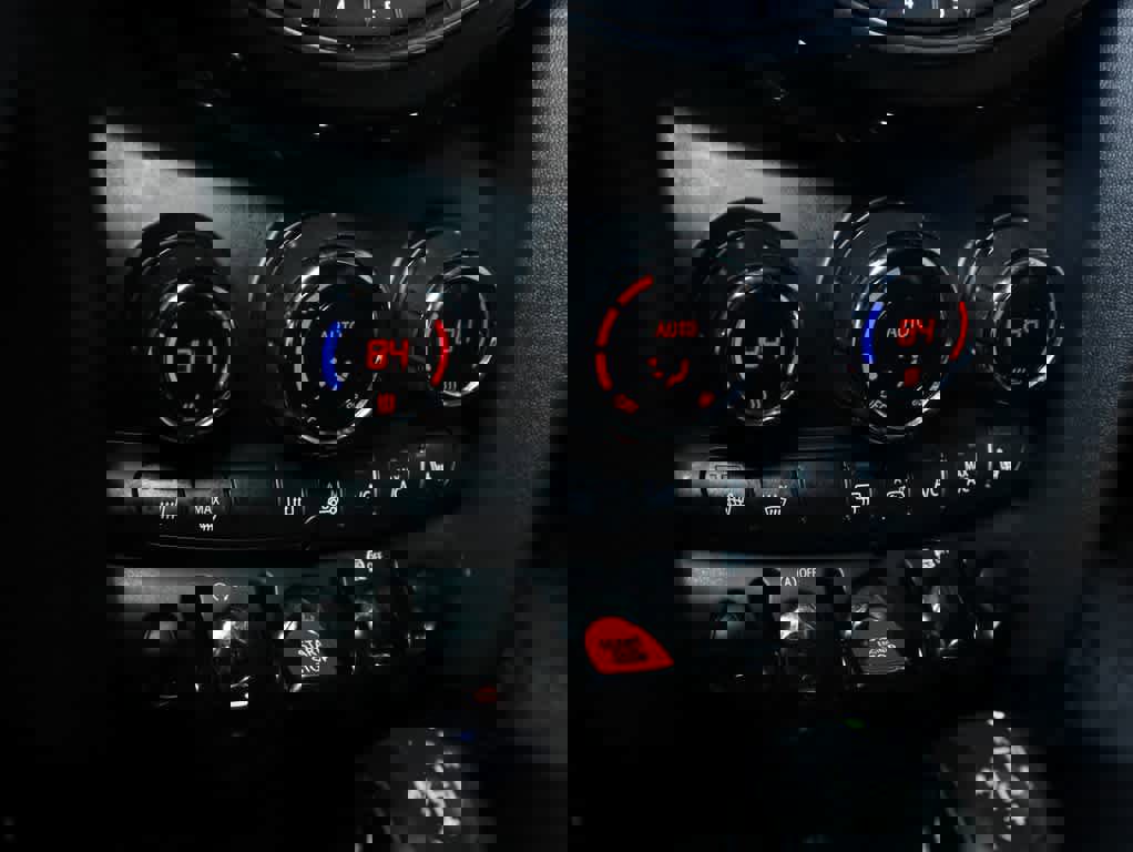 Used 2015 MINI Cooper S image 28