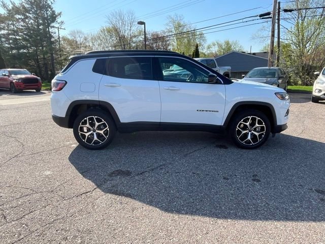 Used 2026 Jeep Compass Limited AWD/4WD image 6