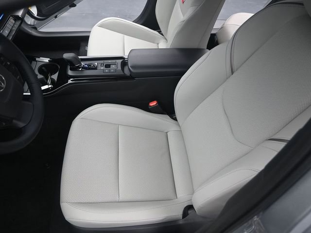 Used 2024 Toyota Prius XLE image 10