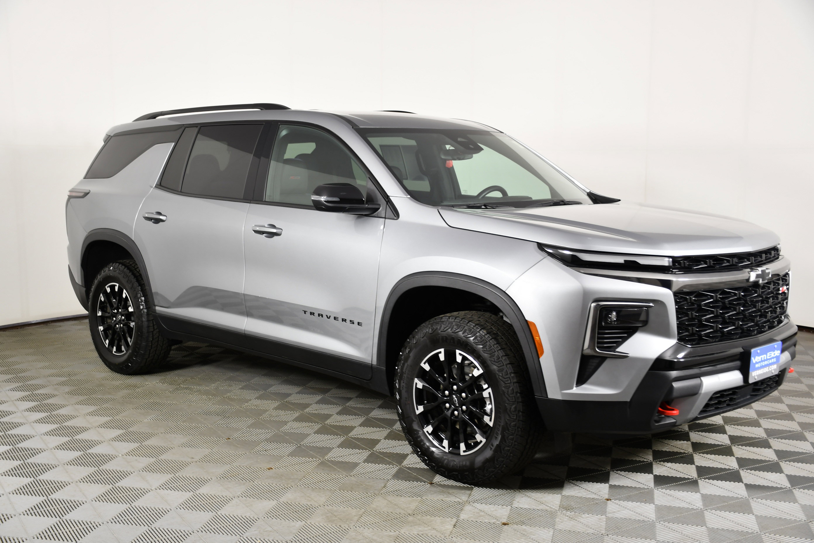 Used 2025 Chevrolet Traverse Z71 image 4