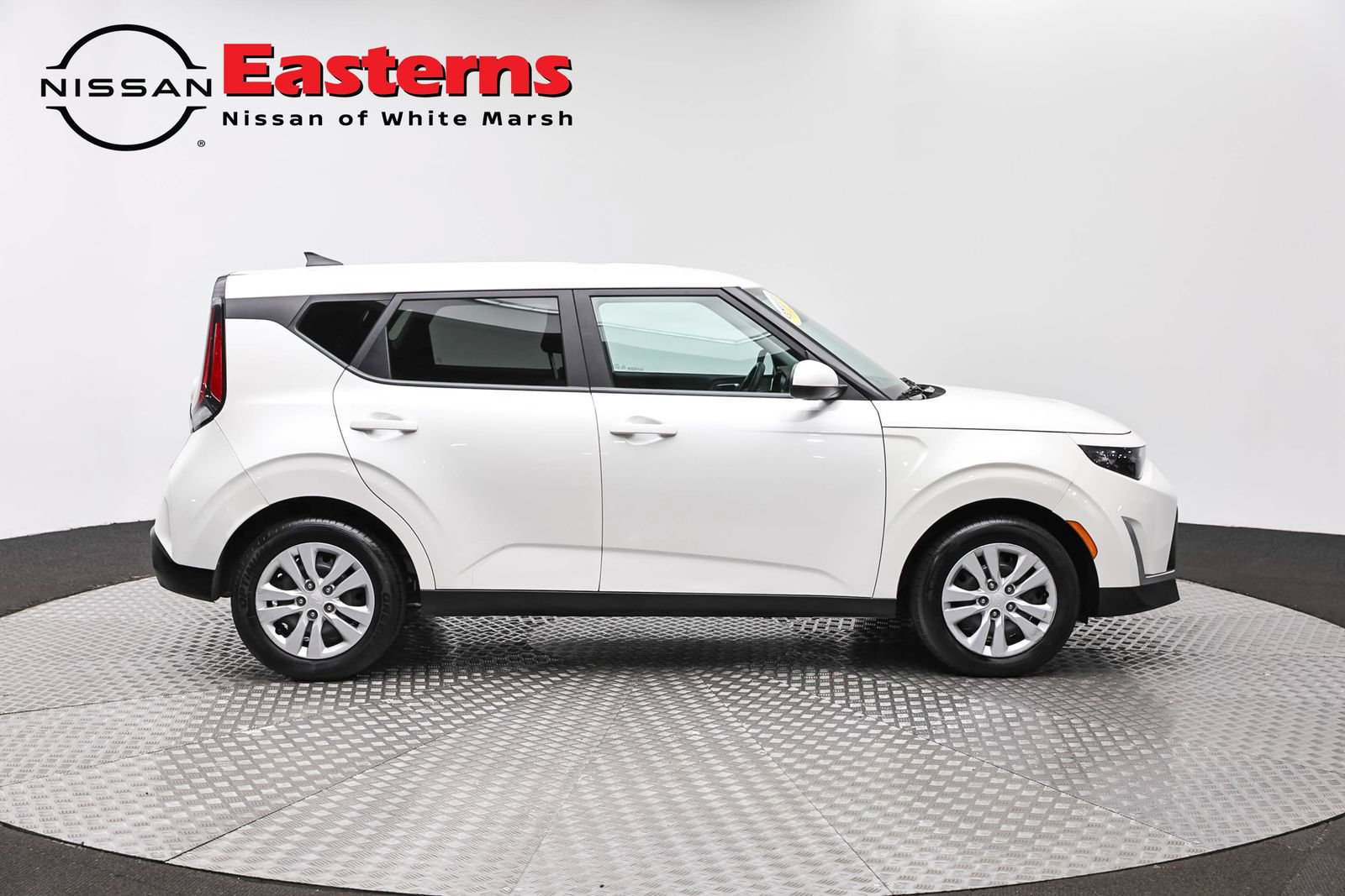 Used 2023 Kia Soul FWD image 4