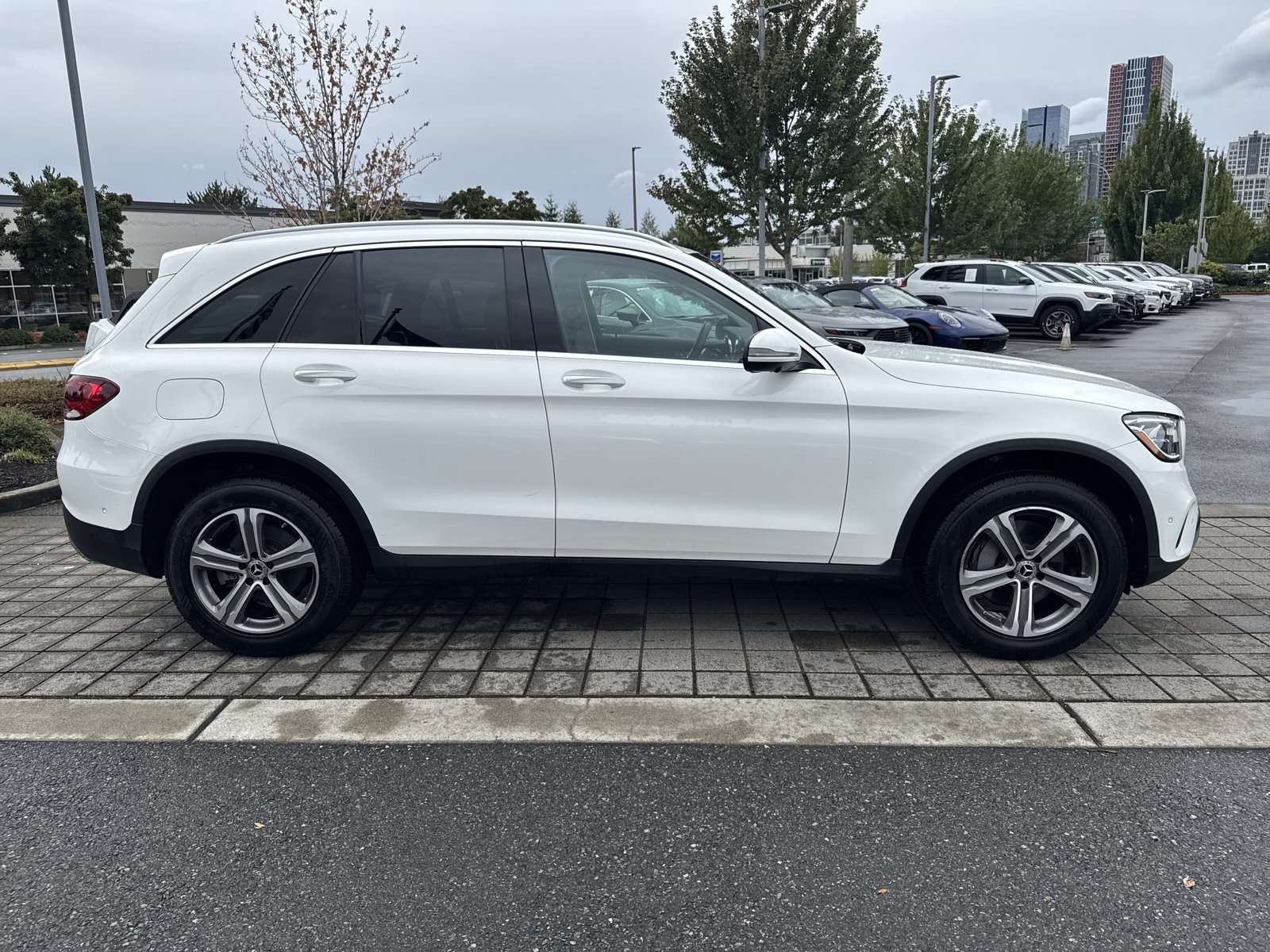 Used 2022 Mercedes-Benz GLC 300 4MATIC image 4