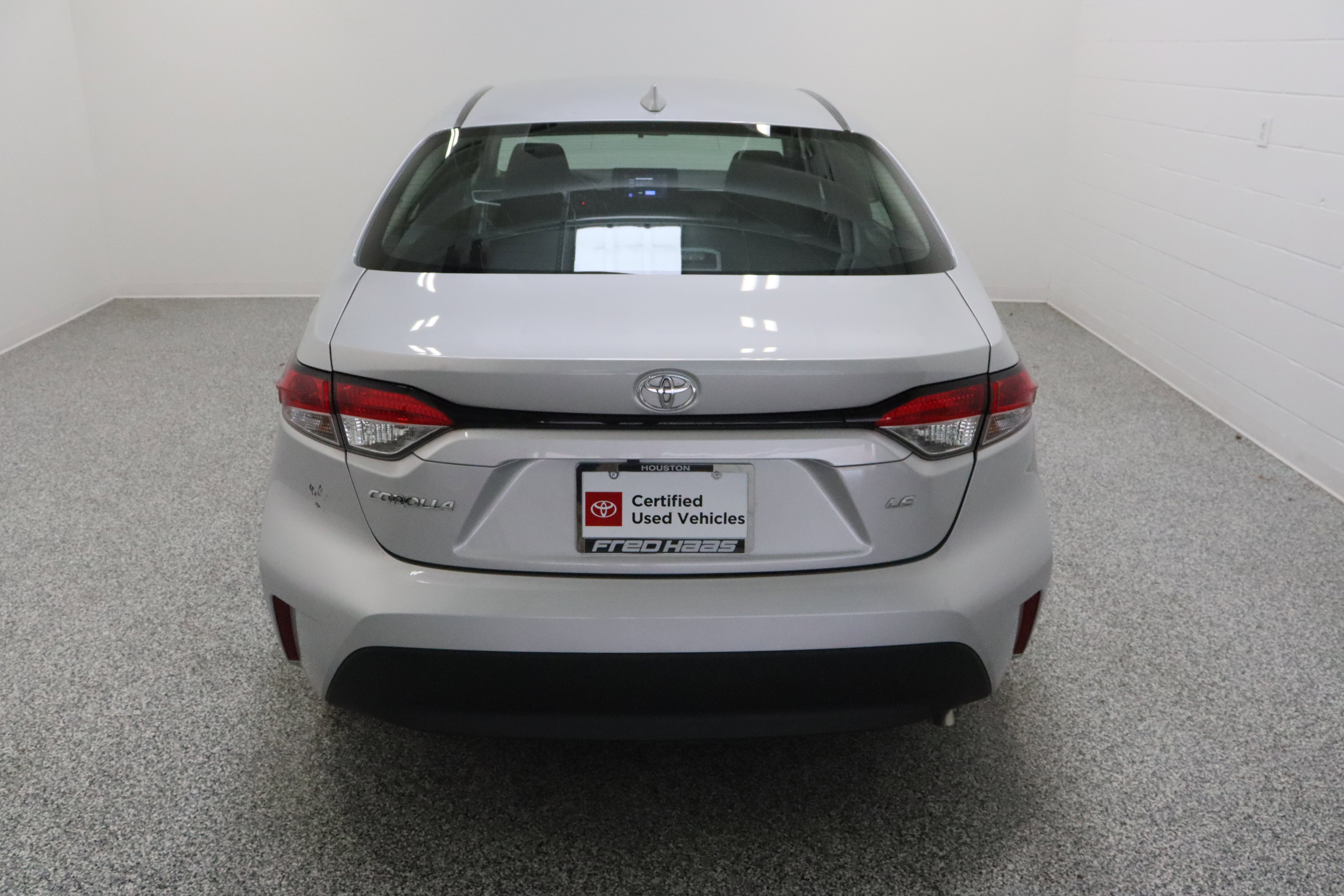 Used 2024 Toyota Corolla LE FWD image 8