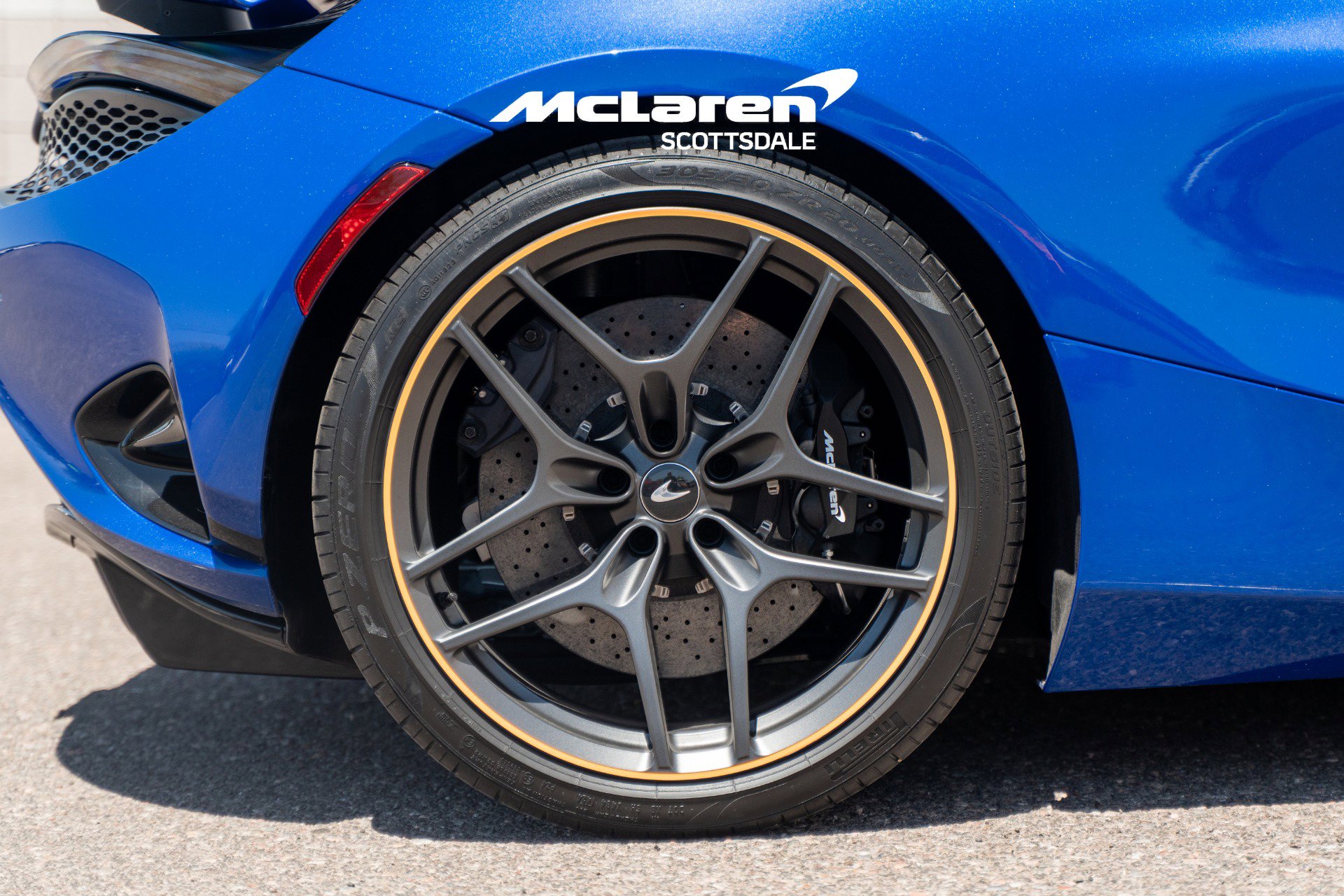 Used 2024 McLaren 750S Spider RWD image 30