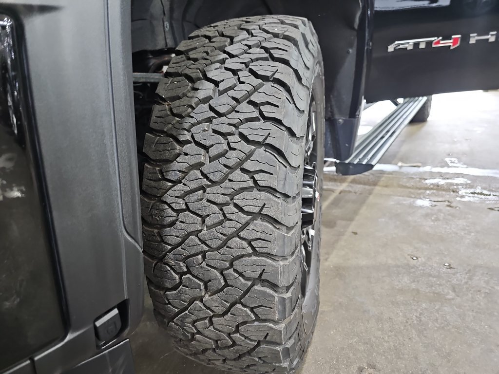 Used 2026 GMC Sierra 2500 AT4 w/ AT4 Premium Plus Package AWD/4WD image 37