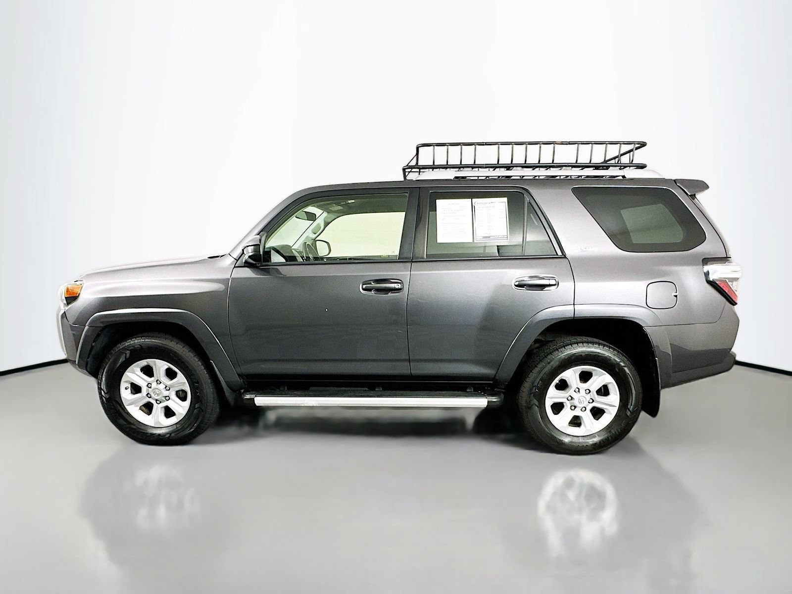Used 2016 Toyota 4Runner SR5 AWD/4WD image 4